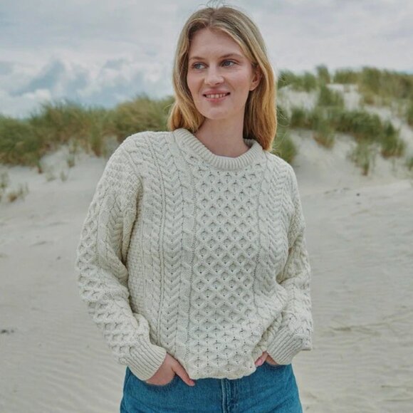 CARRAIG DONN IRISH FISHERMAN'S SWEATER - Picture 5 of 16